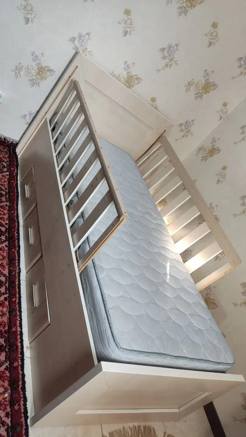 تخت یک نفره همراه با تشک سالم و تمیز|تخت و سرویس خواب|پردیس, فاز ۸|دیوار