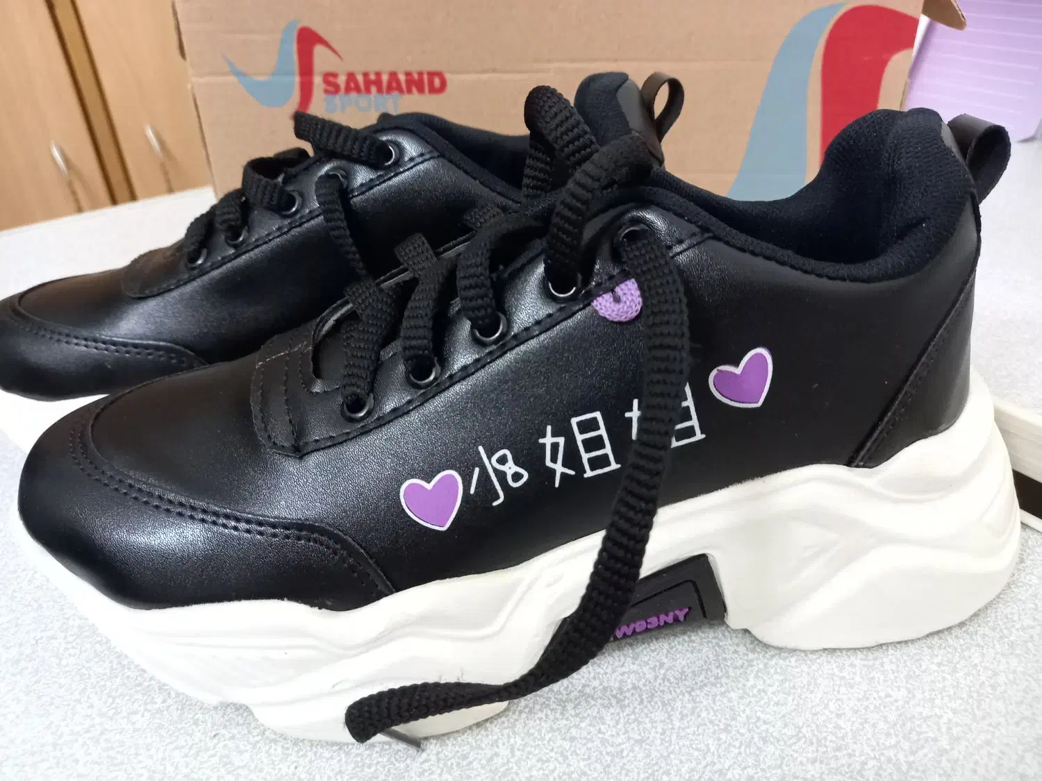 کفش کتونی لژ دار چرم|کیف، کفش، کمربند|برازجان, |دیوار