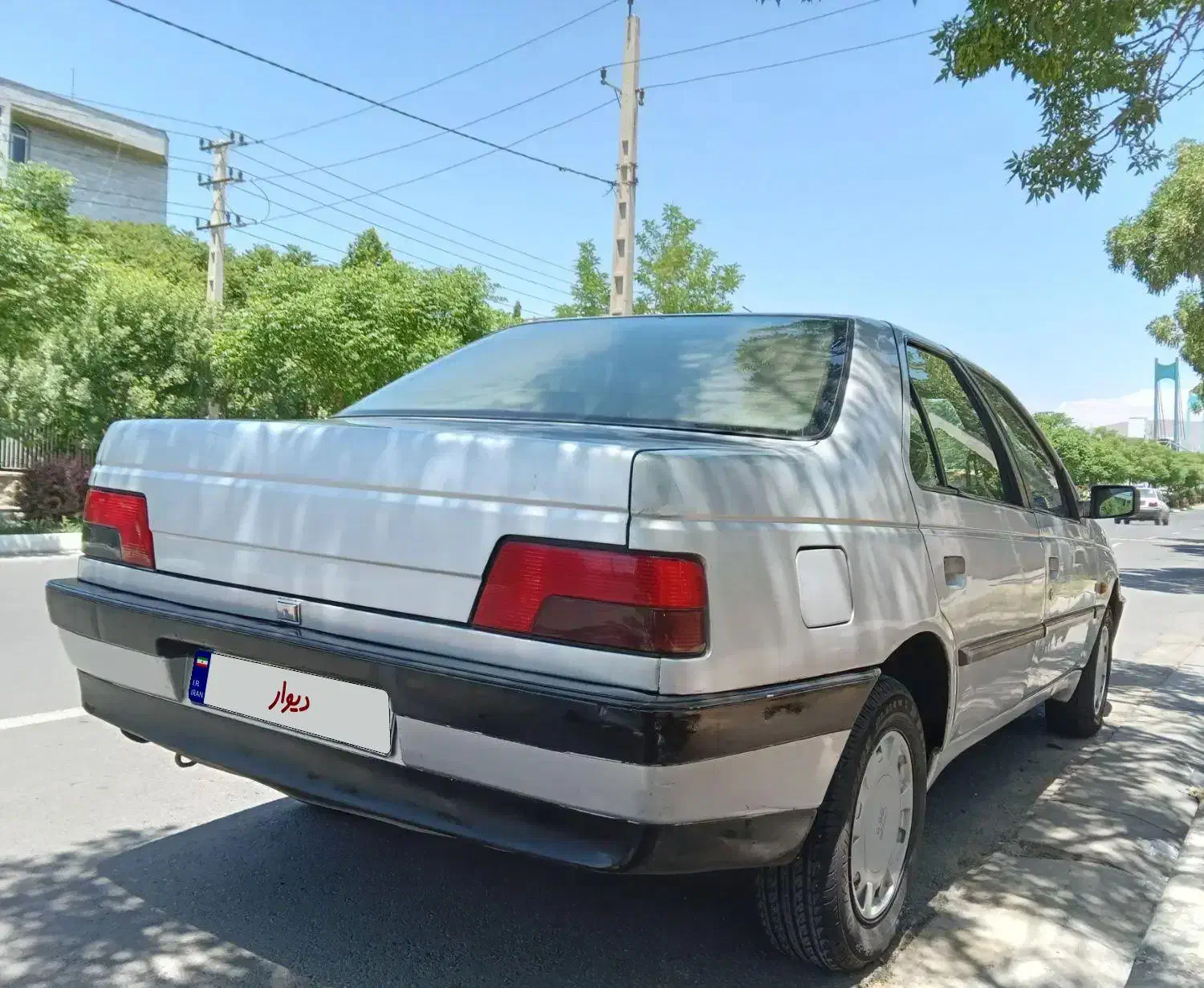 پژو ۴۰۵ مدل آخر ۸۸  نقره ای|خودرو سواری و وانت|کرج, حصارک پایین|دیوار
