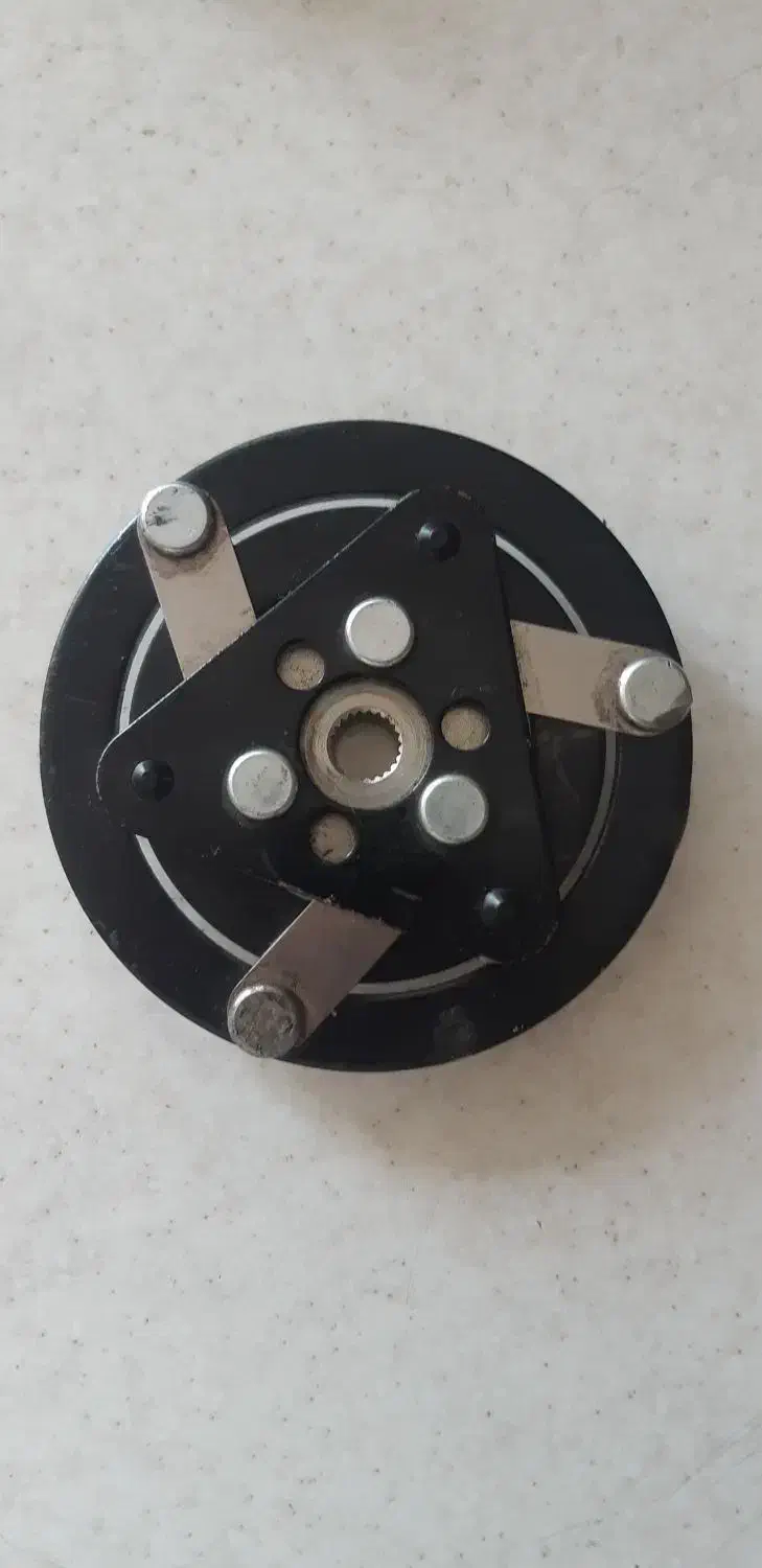 فولی کلاچ کمپرسور کولر پژو|قطعات یدکی و لوازم جانبی|شیراز, شهرک والفجر|دیوار