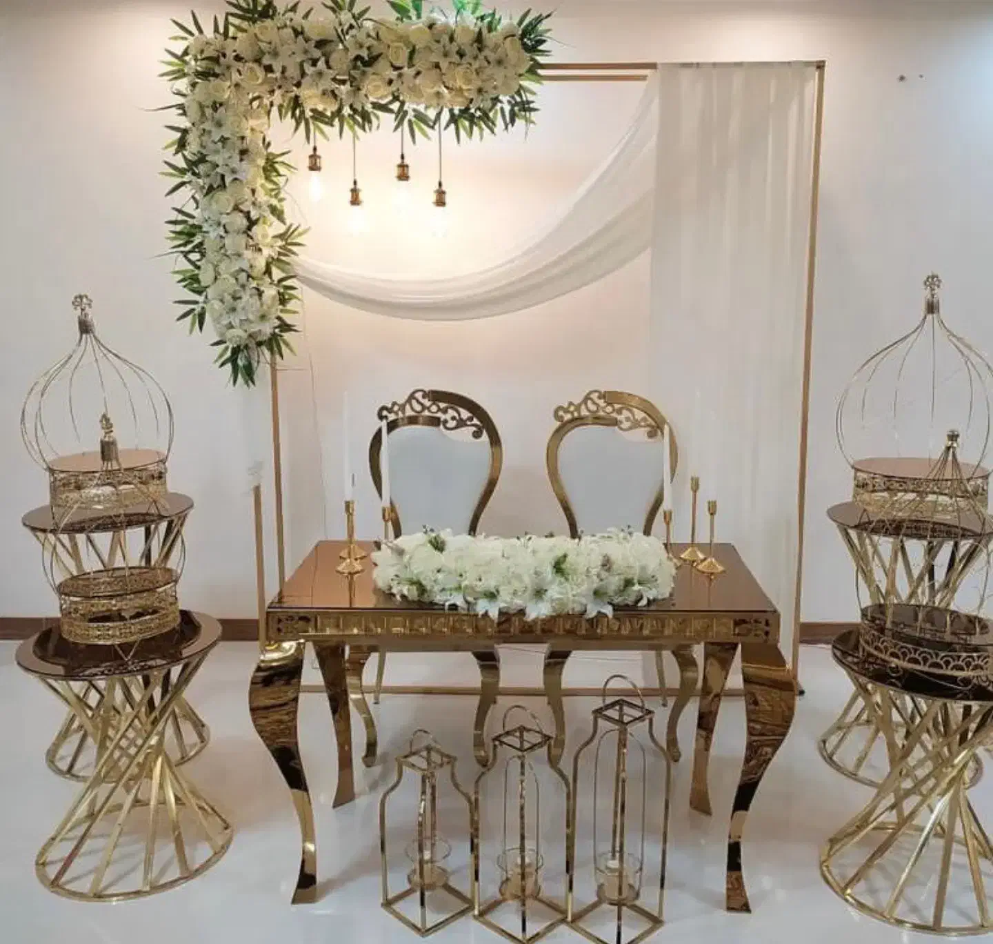 تالار باغ.سالن.باغ|اجارهٔ کوتاهمدت ویلا و باغ|اراک, |دیوار