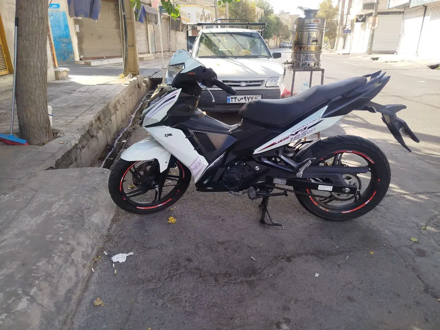 لاکی ۱۸۵ مدل ۴۰۱|موتورسیکلت|تهران, نعمت‌آباد|دیوار
