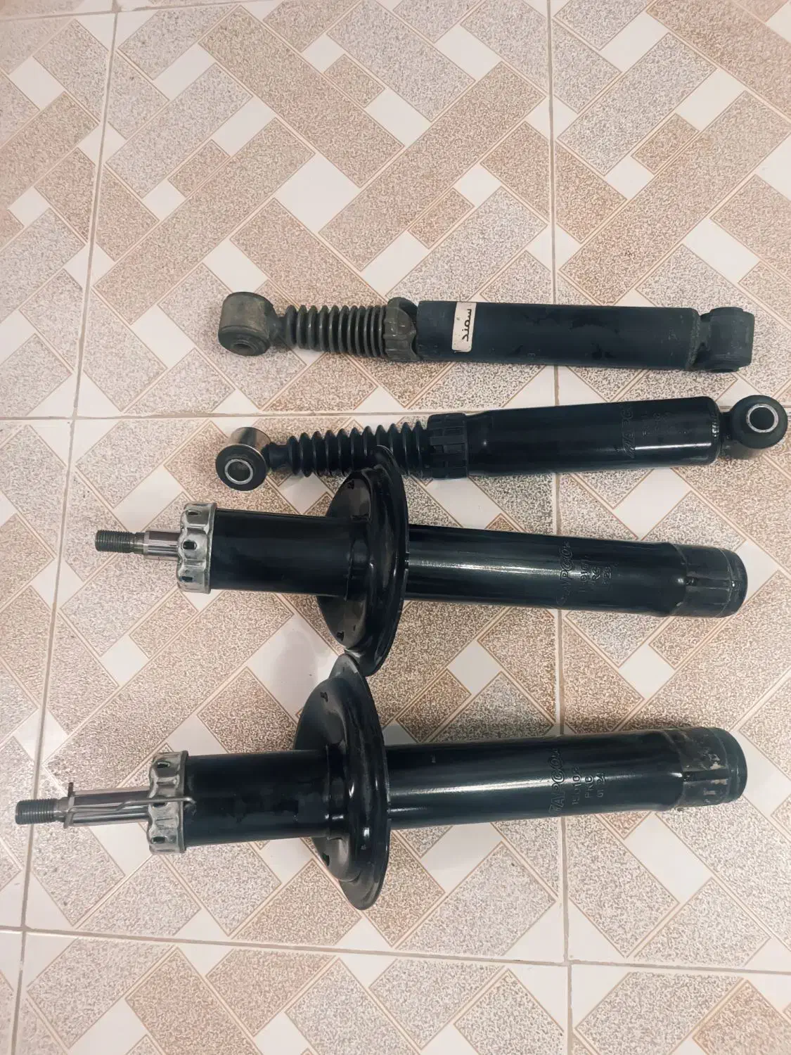 کمک فنر گازی روغنی دنا درحد نو برند آپکو|قطعات یدکی و لوازم جانبی|رشت, یخسازی|دیوار