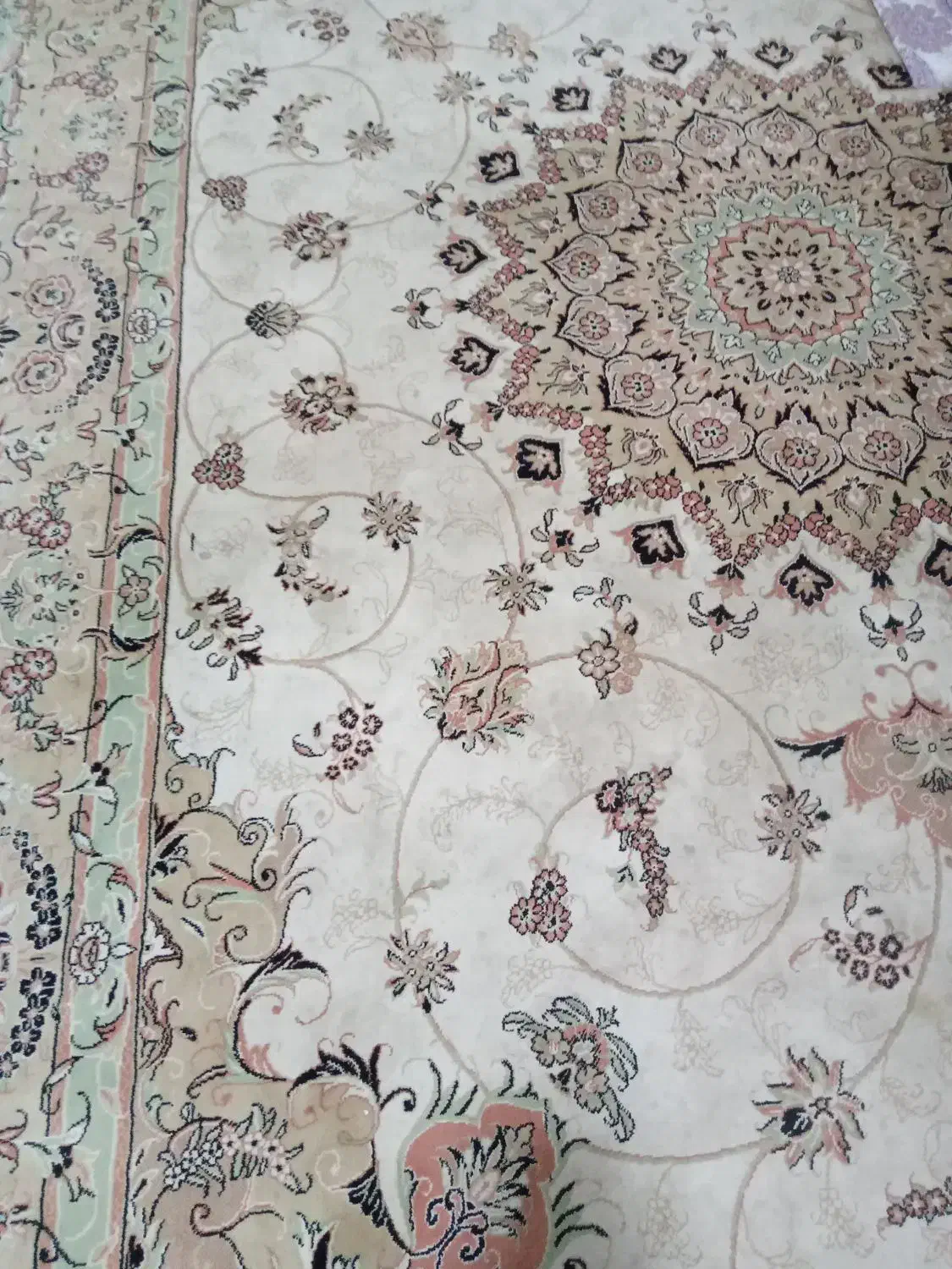 ۲ میلیون|فرش|پیشوا, |دیوار