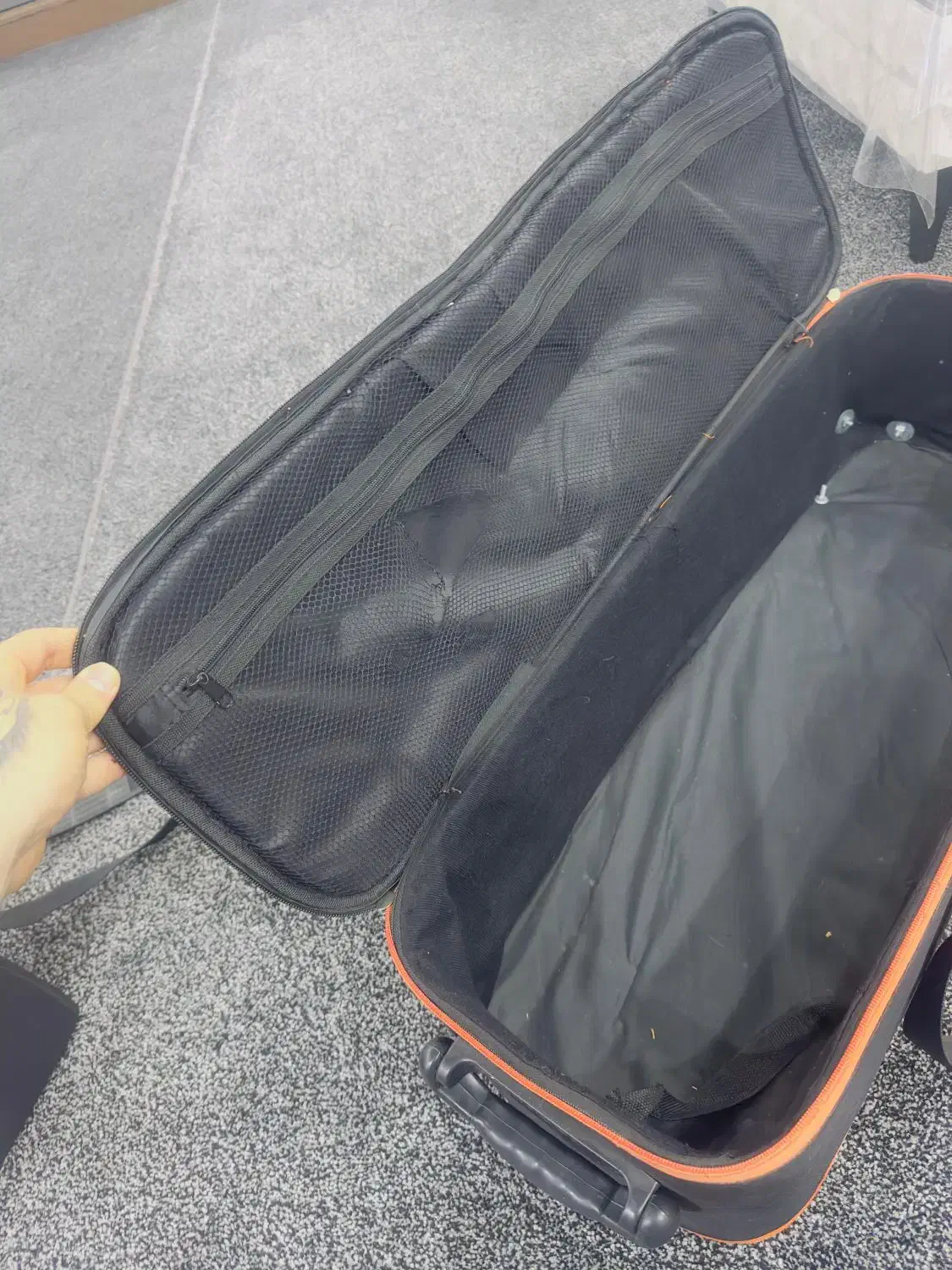 کیف تمیز در حد نو|کیف، کفش، کمربند|بهبهان, |دیوار