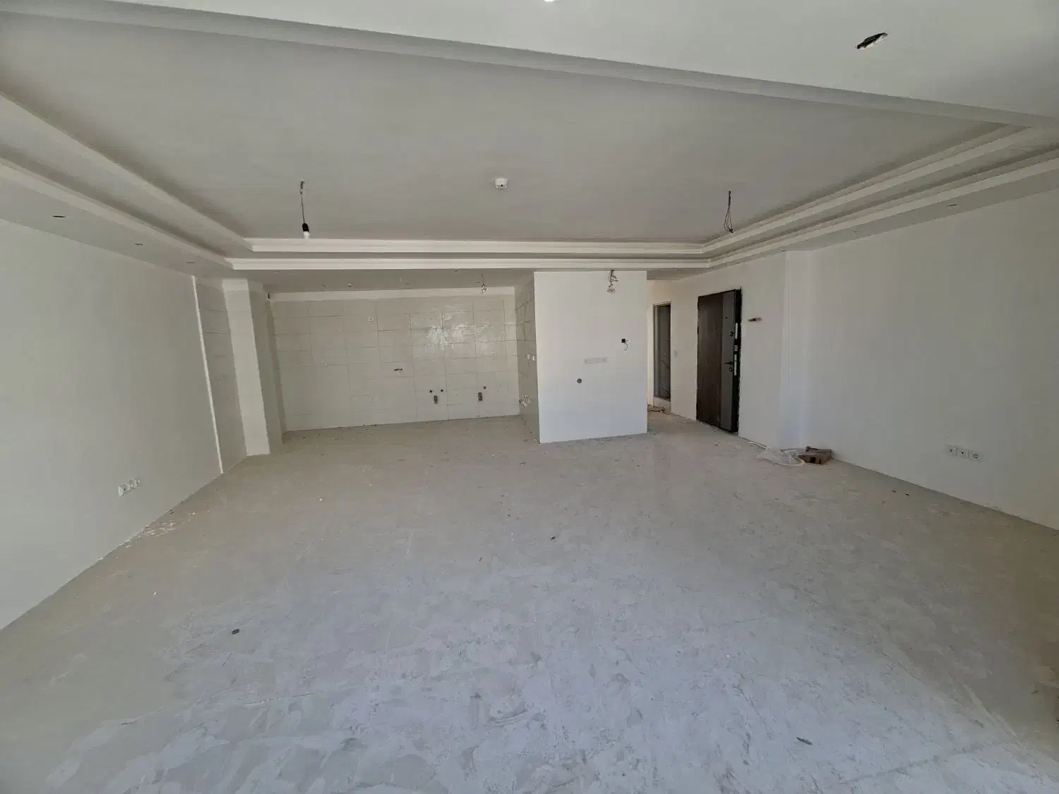 فروش تک واحدی ۱۳۰متری ۳خواب کلید تحویل نو ساز|فروش آپارتمان|بندرعباس, |دیوار