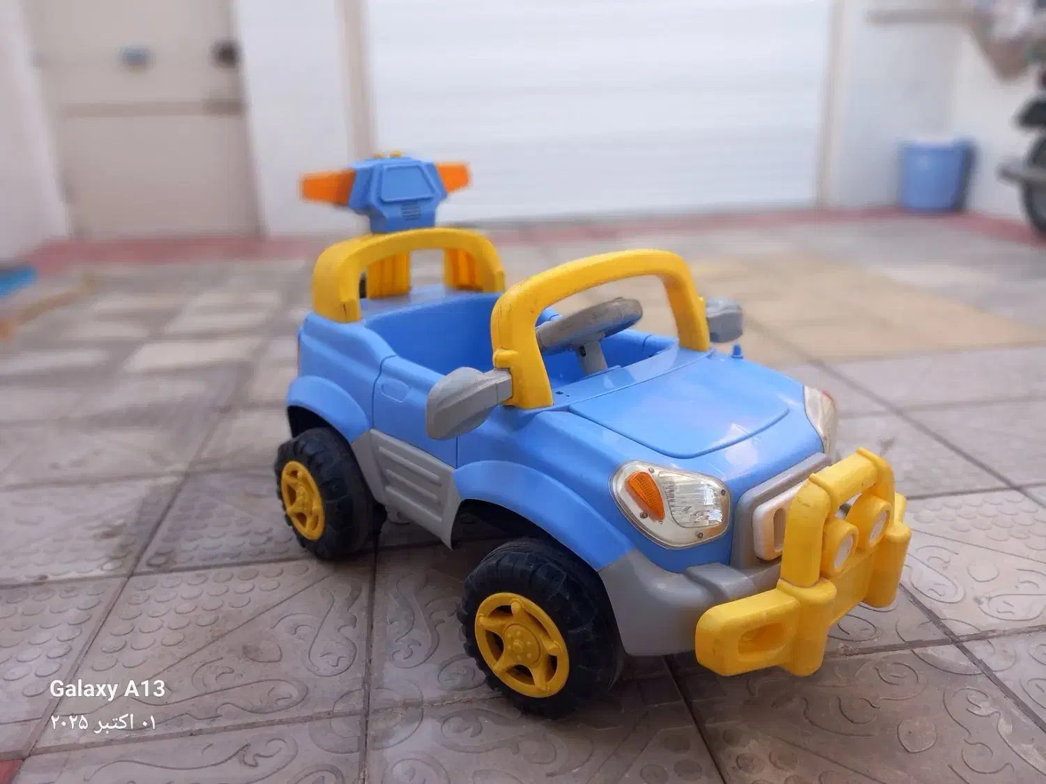 ماشین شارژی دو موتوره..روروک بچه|اسباب‌‌بازی|سبزوار, شرق کال عیدگاه|دیوار