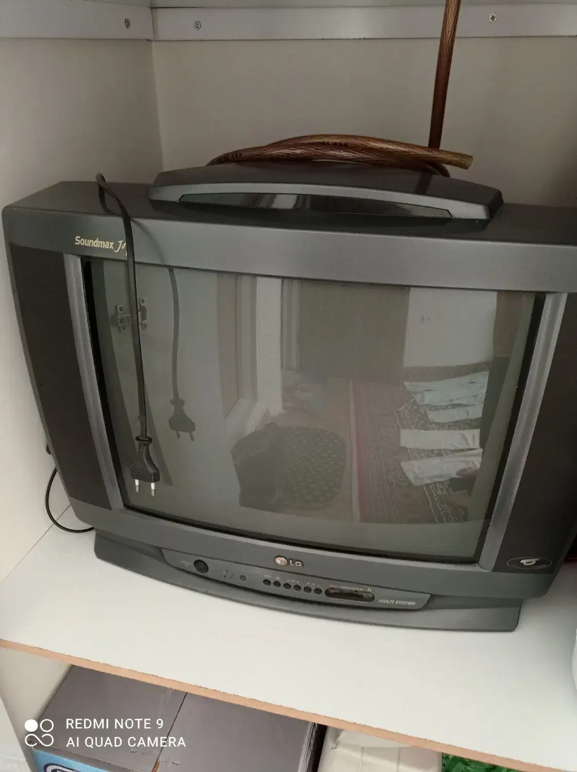 تلویزیون|تلویزیون و پروژکتور|هشتگرد, هشتگرد قدیم|دیوار