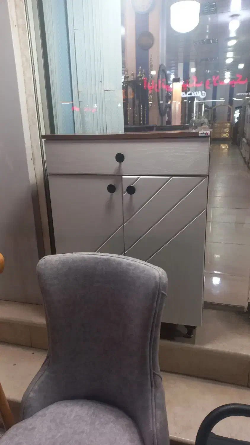 جاکفشی شرکتی کلیه اجناس حراج|جاکفشی، کمد، دراور|بندرعباس, |دیوار