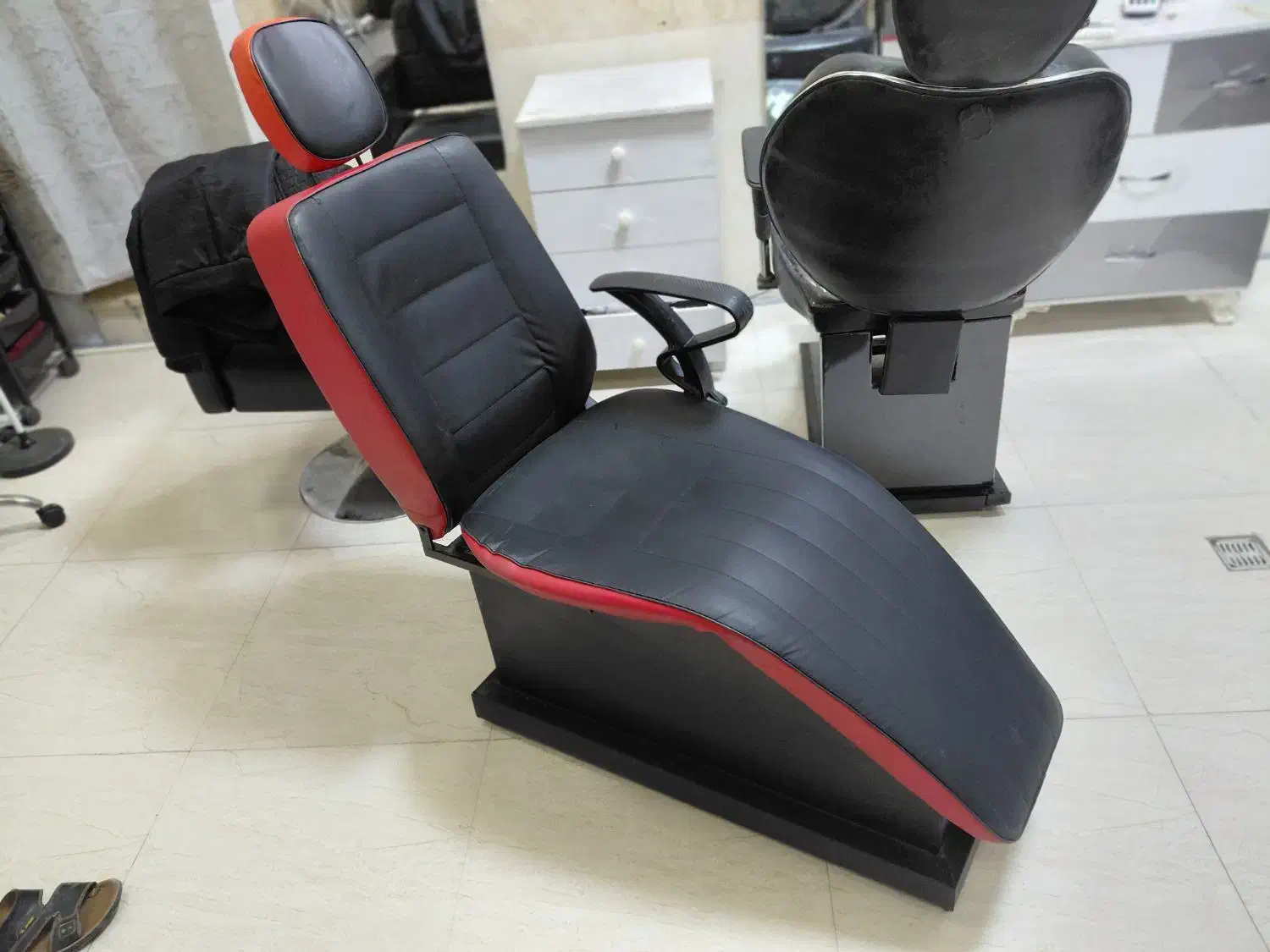 صندلی آرایش|آرایشگاه و سالن‌های زیبایی|کرمانشاه, |دیوار