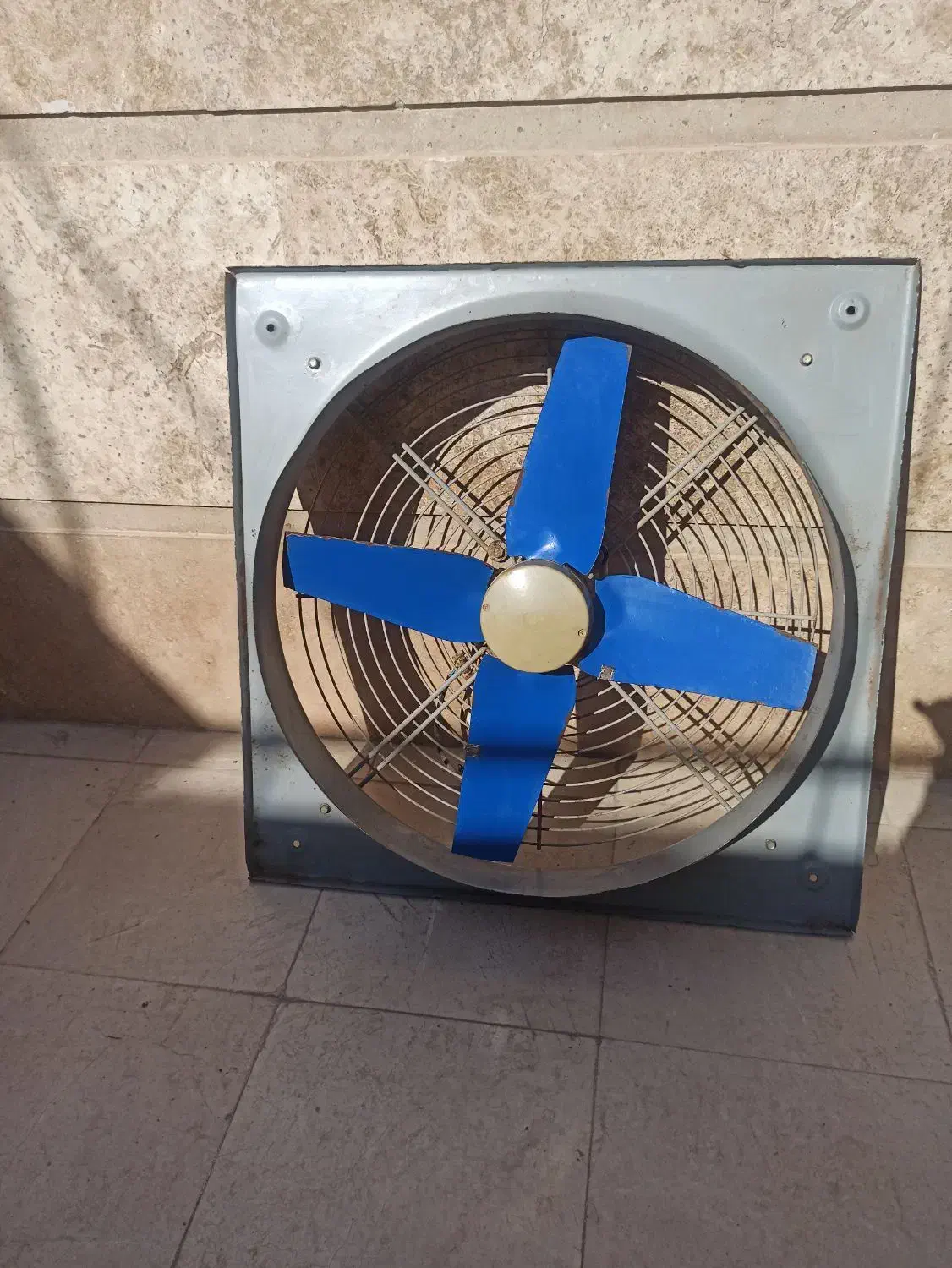 هواکش الکتروفن|پنکه و تصفیه‌کنندهٔ هوا|قم, دروازه چوبی|دیوار