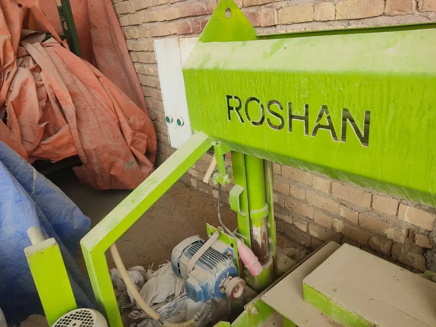 دستگاه بلوک زنی نیمه اتومات|ماشینآلات صنعتی|مرودشت, ده بید|دیوار