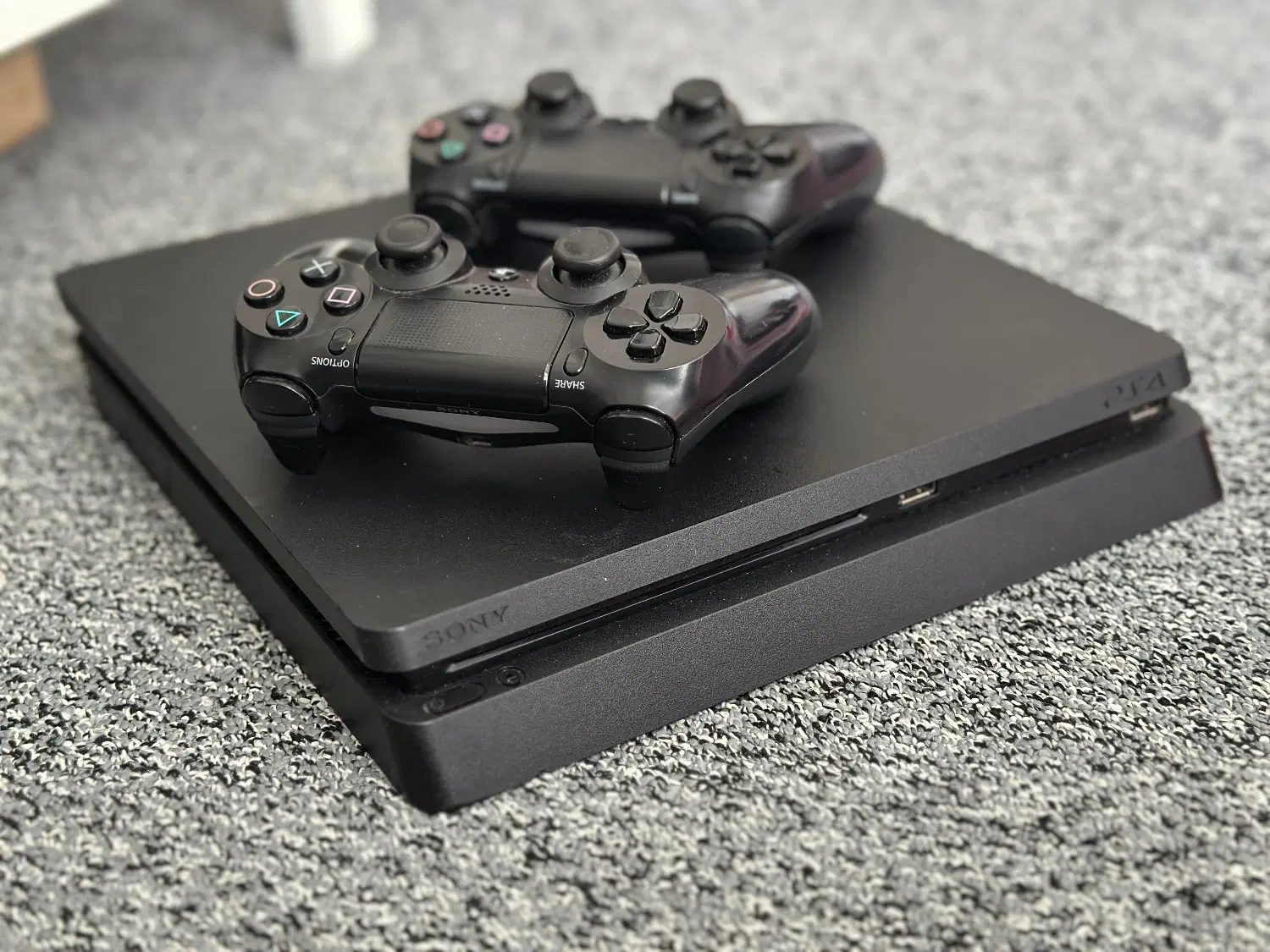 Ps4 slim|کنسول، بازی ویدئویی و آنلاین|پاوه, |دیوار