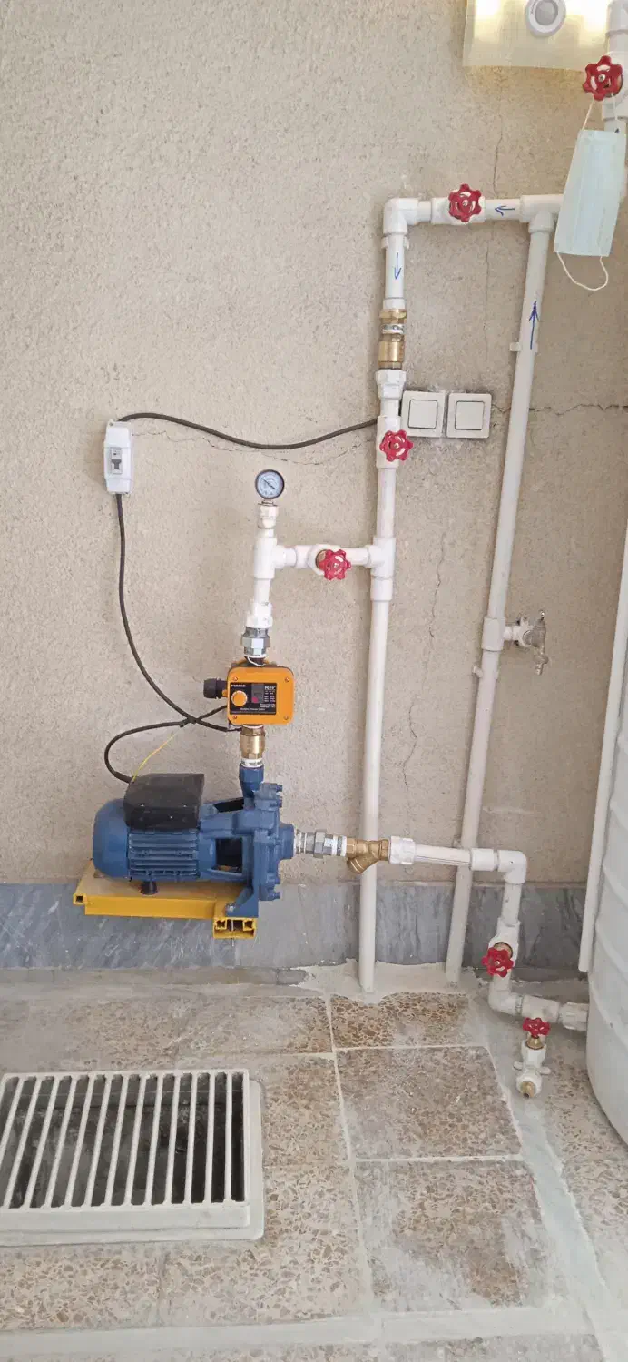 تاسیسات حرفه‌ای موتورخانه شوفاژ پمپ آب مخزن آب|خدمات پیشه و مهارت|تهران, درختی|دیوار