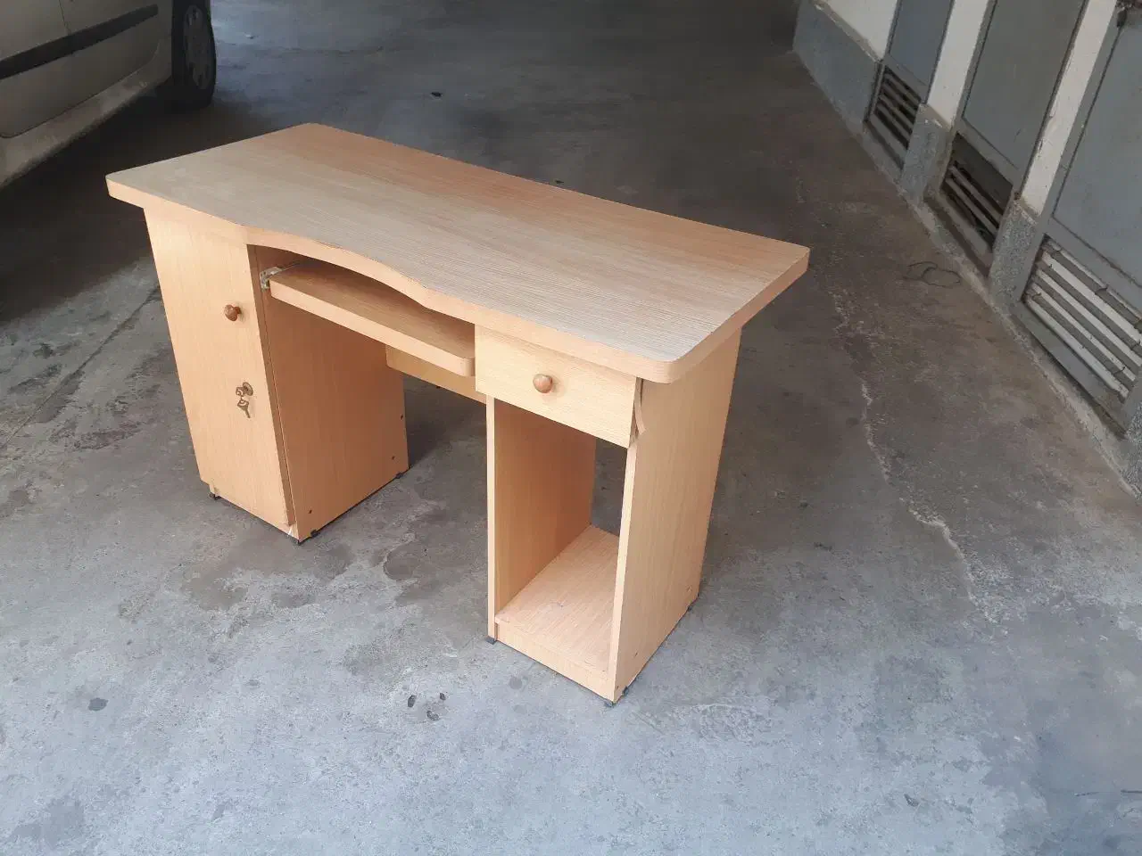 میزکامپیوتر|میز تحریر و کامپیوتر|رشت, گیل|دیوار