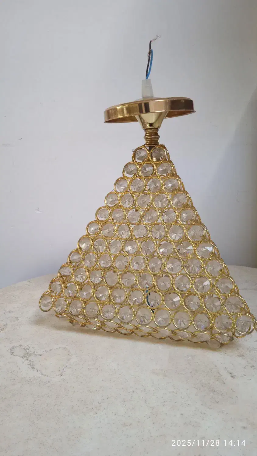 یک عدد لوستر آشپزخانه یا اتاق خواب خیلی شیک|لوستر و چراغ آویز|تبریز, |دیوار