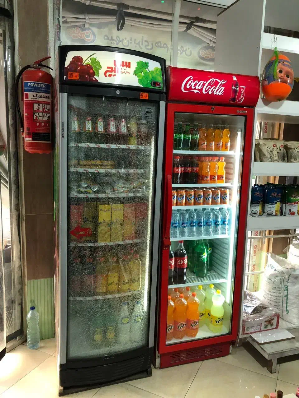 واگذاری مغازه مواد غذایی با تمامی اجناس|فروشگاه و مغازه|آبیک, |دیوار