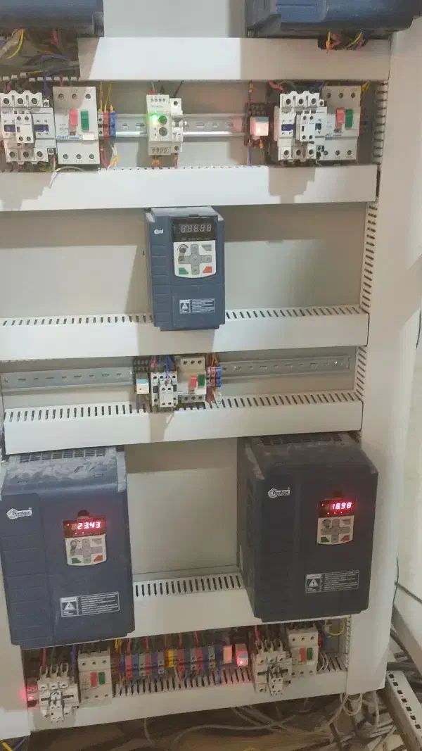 طراحی مونتاژ و نصب تابلو صنعتی|خدمات پیشه و مهارت|رفسنجان, |دیوار