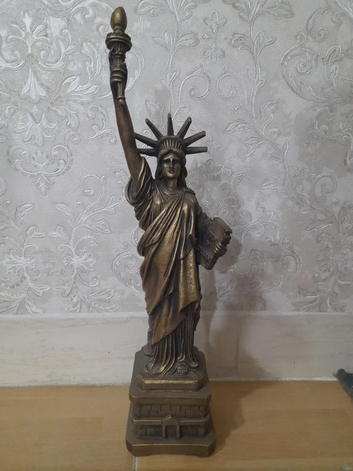 مجسمه|مجسمه، تندیس، ماکت|شاهرود, |دیوار