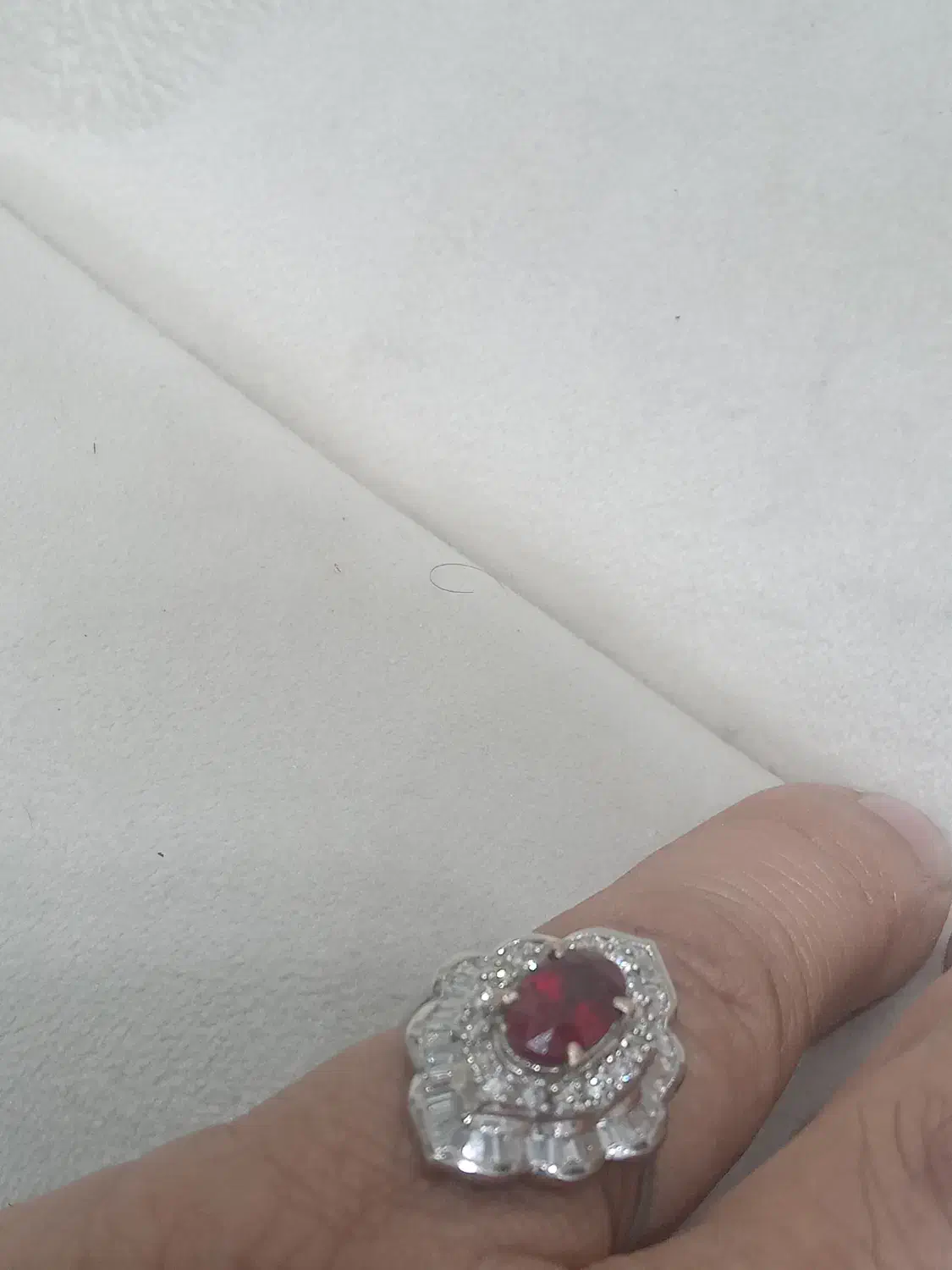 انگشتر یاقوت وبرلیان وباگت اصل|جواهرات|تهران, ظفر|دیوار