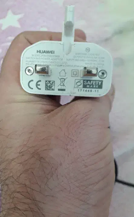 یک عدد ایرپاد و شارژر هواوی|لوازم جانبی موبایل و تبلت|گنبد کاووس, |دیوار