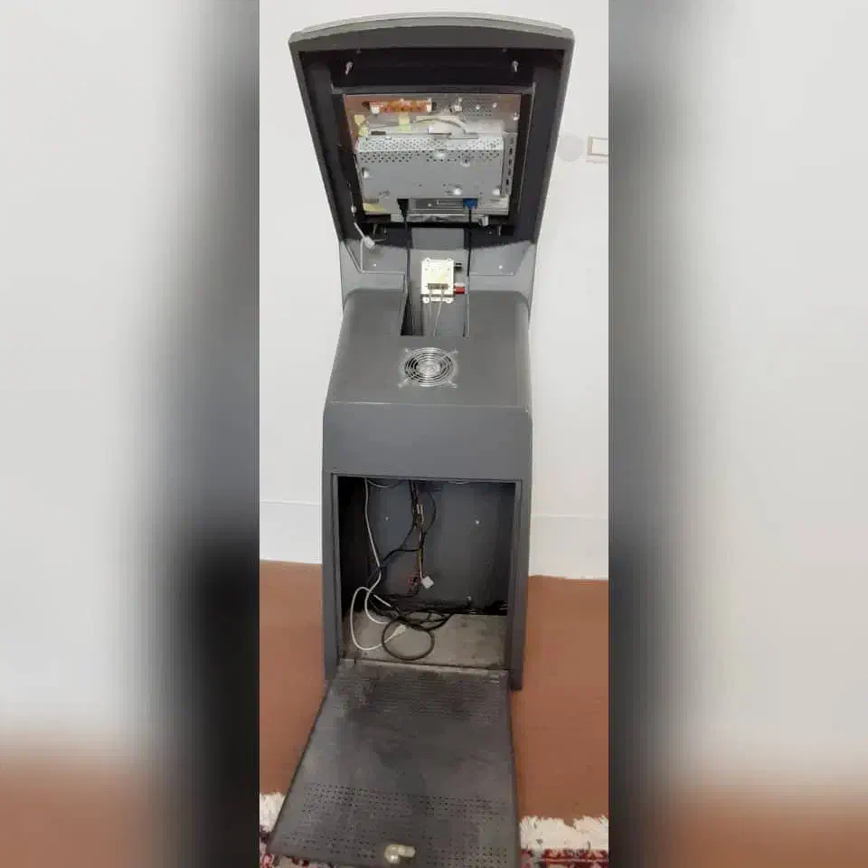 مانیتور با استند فلزی|قطعات و لوازم جانبی رایانه|اصفهان, جلفا|دیوار