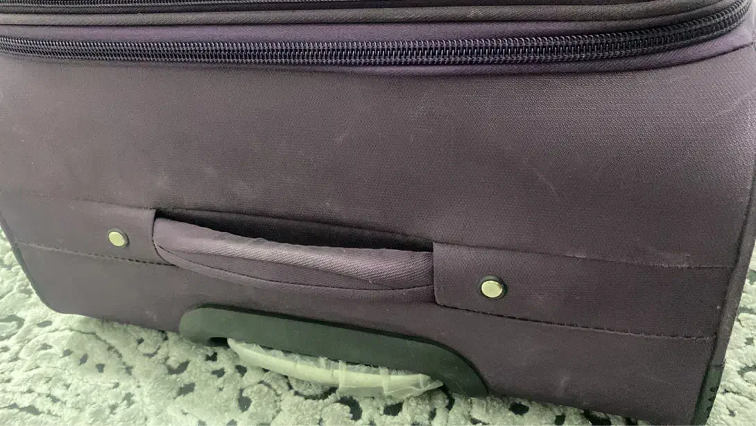 چمدان و کیف آرایشی|کیف، کفش، کمربند|شیراز, میانرود|دیوار