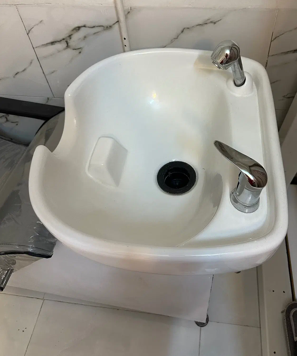 سرشور ومیزکانتر|آرایشگاه و سالن‌های زیبایی|اردبیل, |دیوار