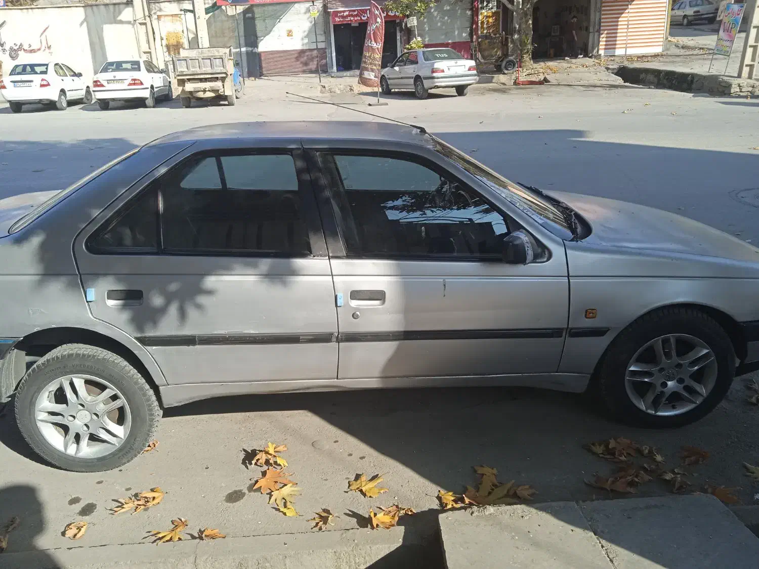 پژو 405نقره ای|خودرو سواری و وانت|خرم‌آباد, |دیوار