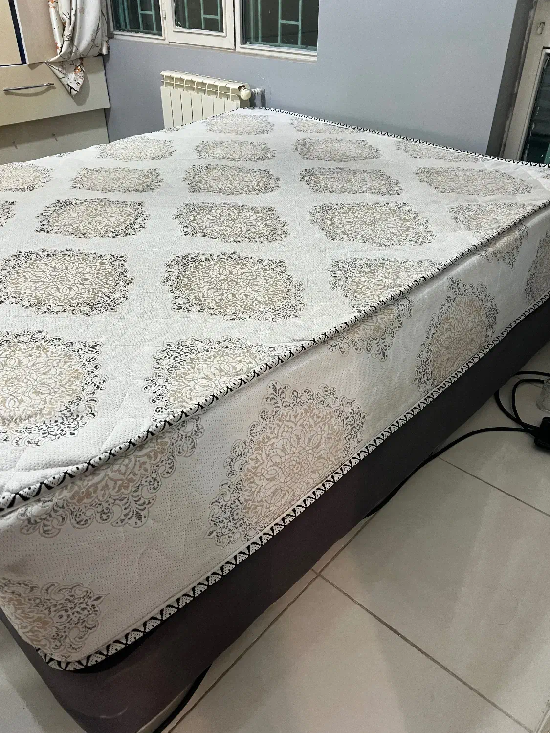 تخت باکس دونفره با تشک طبی دونفره سالم|تخت و سرویس خواب|پرند, فاز ۲|دیوار