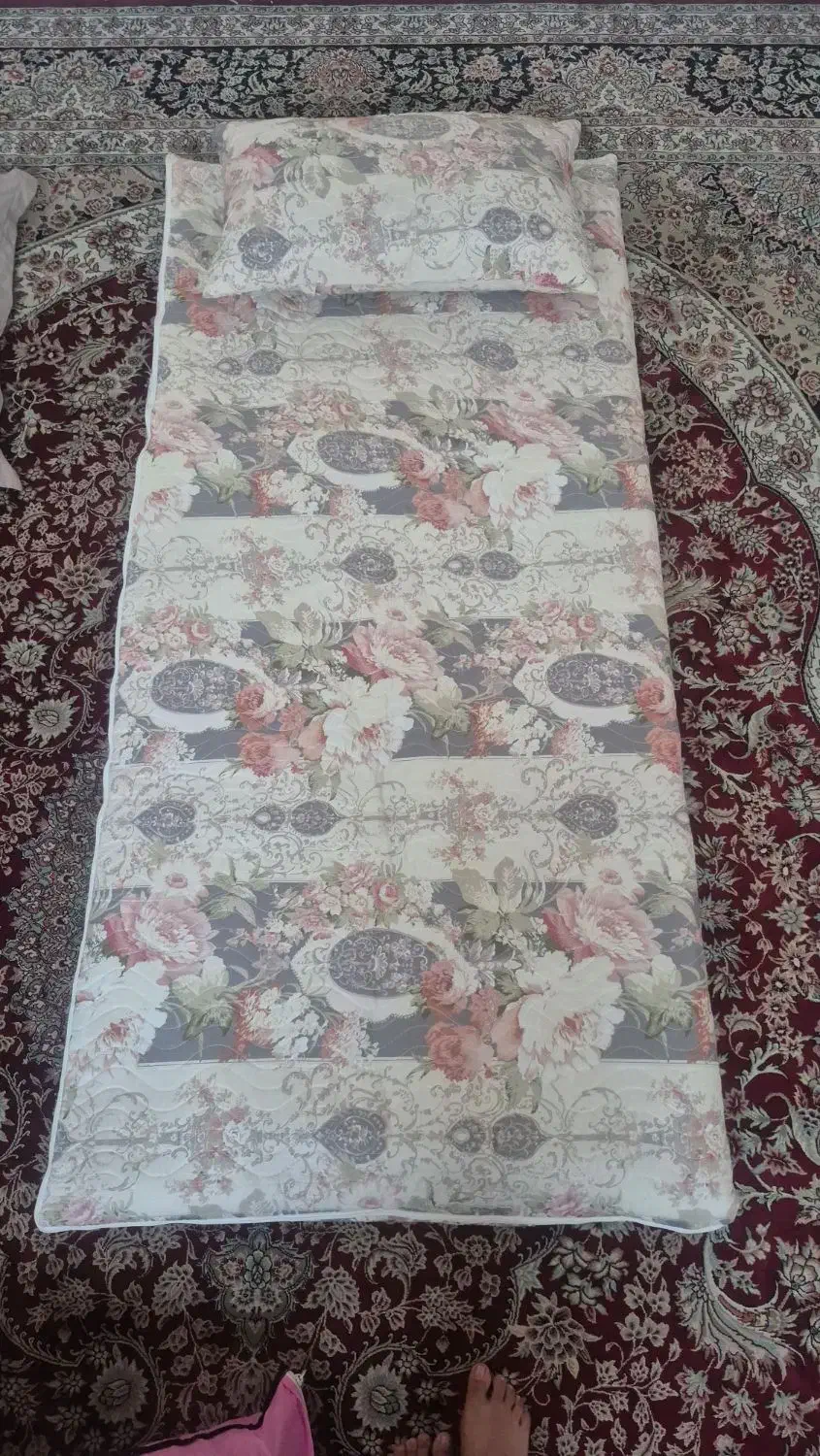 رخت خواب|رختخواب، بالش، پتو|مشهد, کارمندان دوم|دیوار