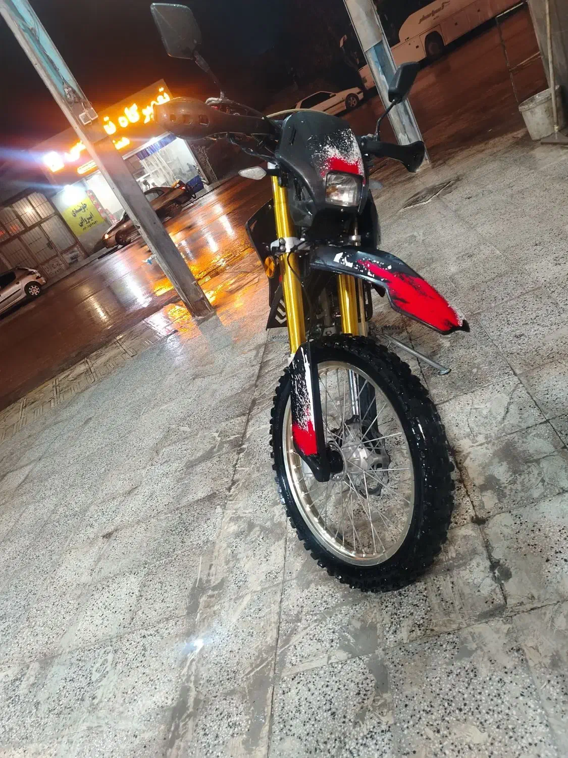 تریل روان|موتورسیکلت|نیشابور, گنبد سبز|دیوار