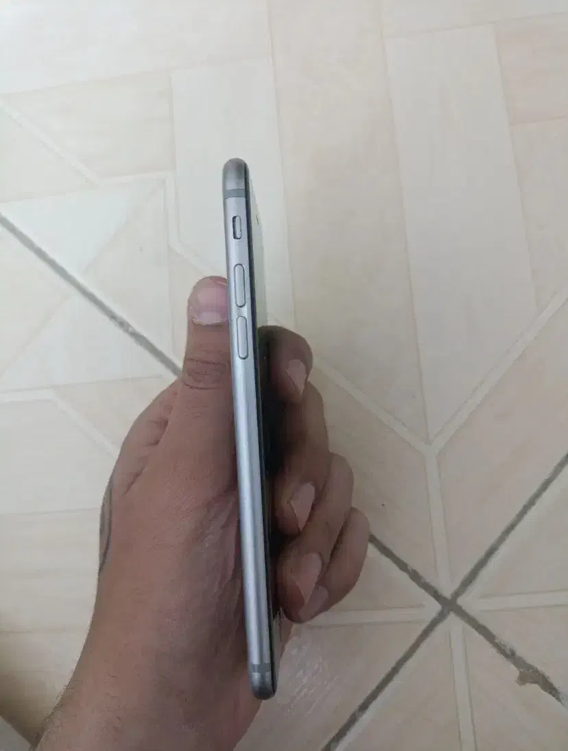 iPhone 6 64لاکاغذی در حد نو|موبایل|یزد, |دیوار