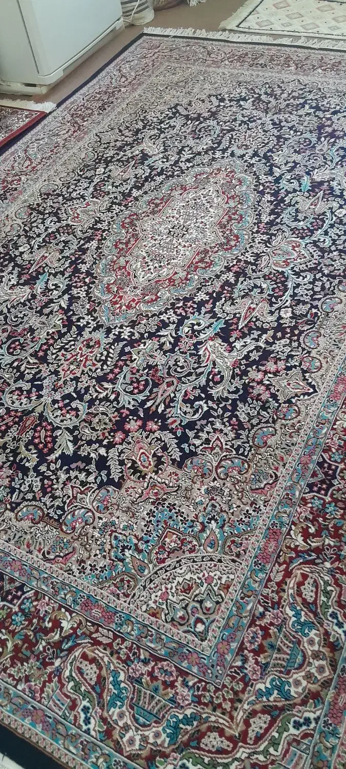 فرش ۶متری ابریشمی ۱۲۰۰شانه تراکم بالا|فرش|چالوس, |دیوار