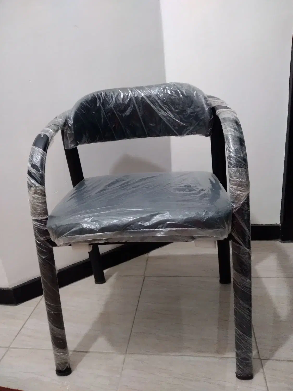 یک سری لوازم آرایشگاه همه در حد نو،|آرایشگاه و سالن‌های زیبایی|نکا, |دیوار