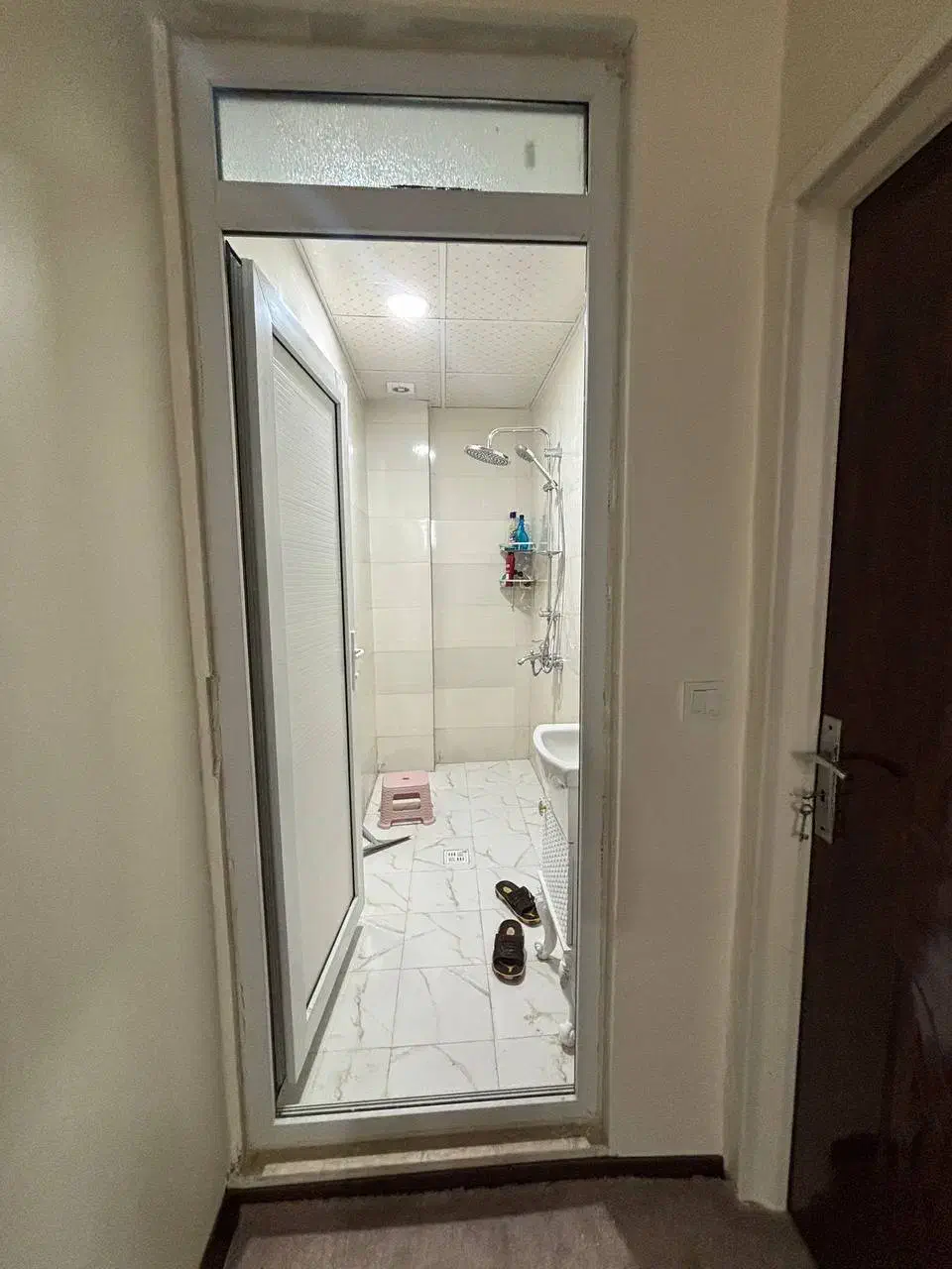 واحد در اصلی بلوار پدافند نبش لاله ۳ خیابان اصلی|اجارهٔ آپارتمان|اهواز, کیانشهر|دیوار