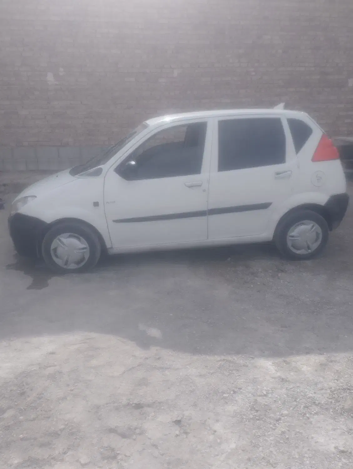 ماشین هاچ بک لوبو|خودرو سواری و وانت|زاهدان, |دیوار