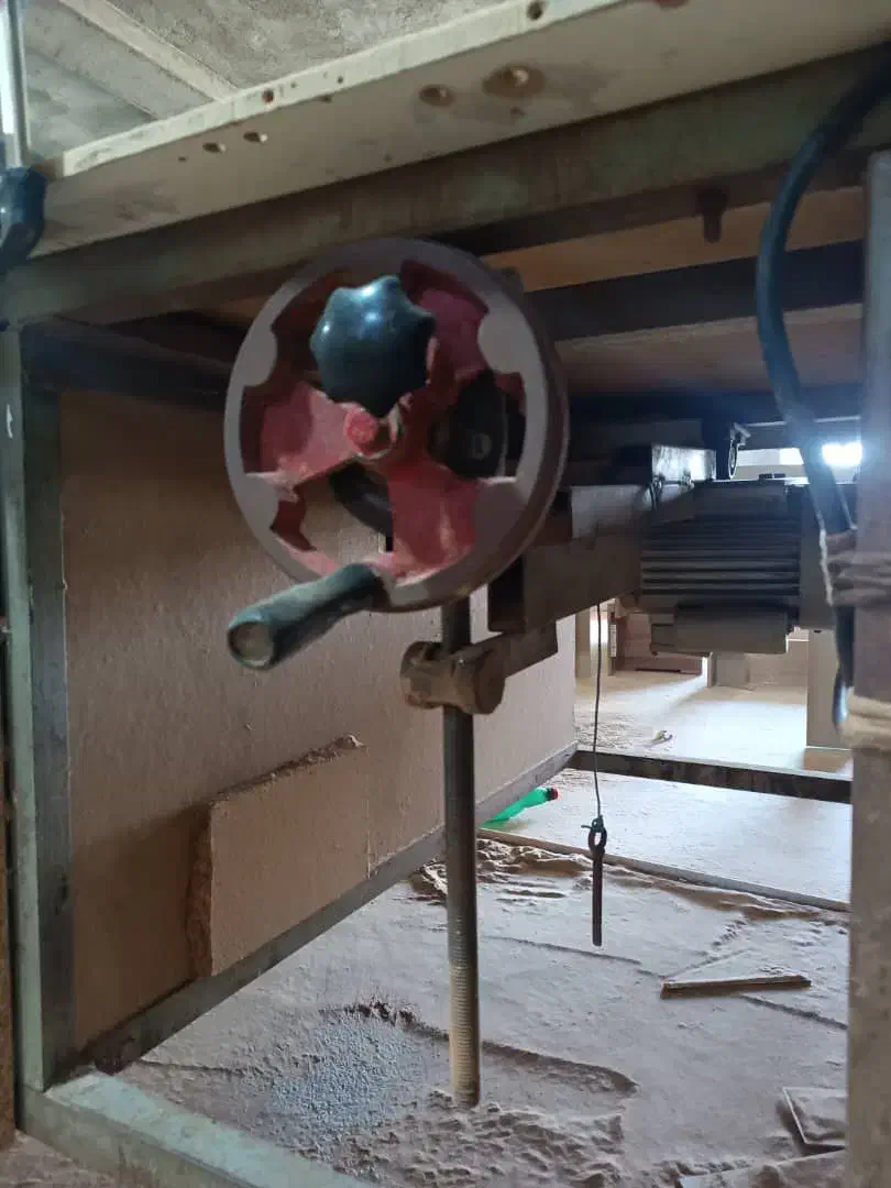 دستگاه برش سنتی|ماشین‌آلات صنعتی|گنبد کاووس, |دیوار