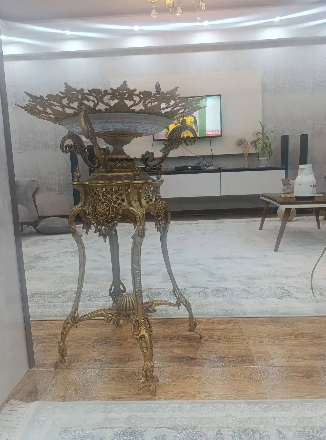 میوه خوری پایه دار فلزی|ظروف سرو و پذیرایی|فولادشهر, B6|دیوار