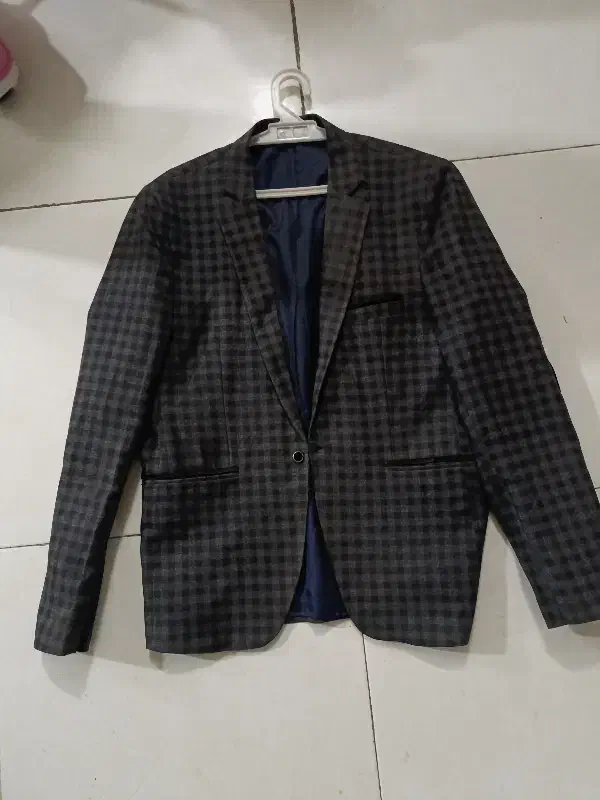 کت تک|لباس|مشهد, طبرسی شمالی|دیوار