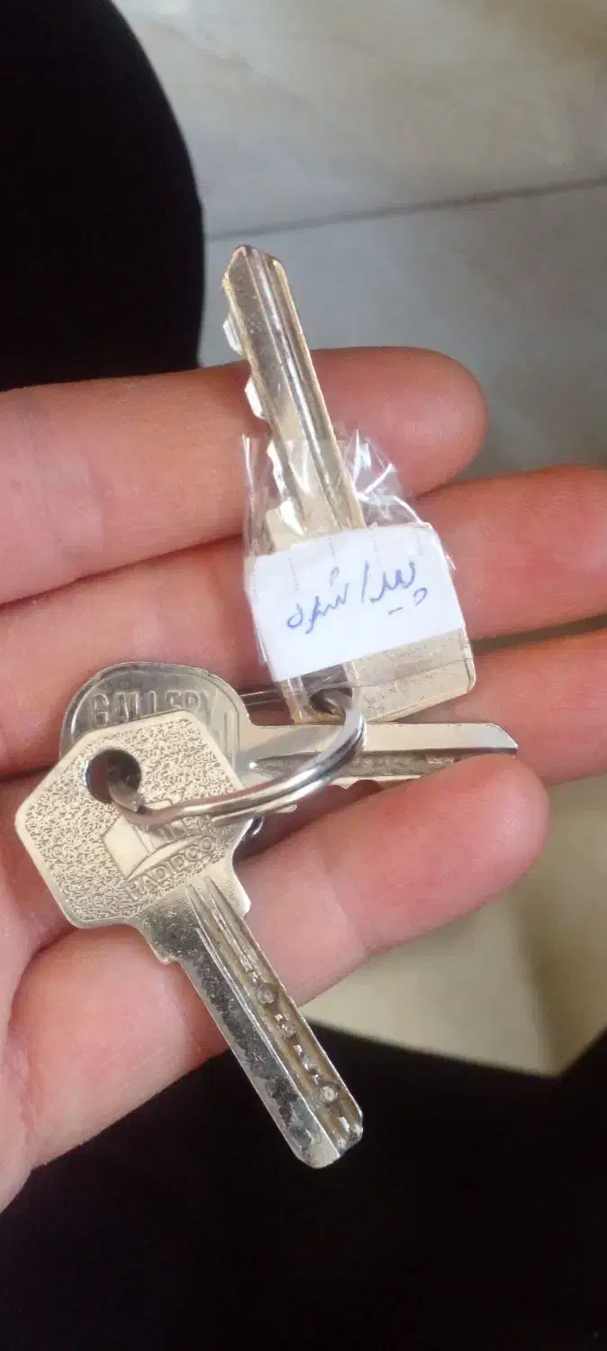 کلید پیدا شده|اشیا|ایلام, |دیوار