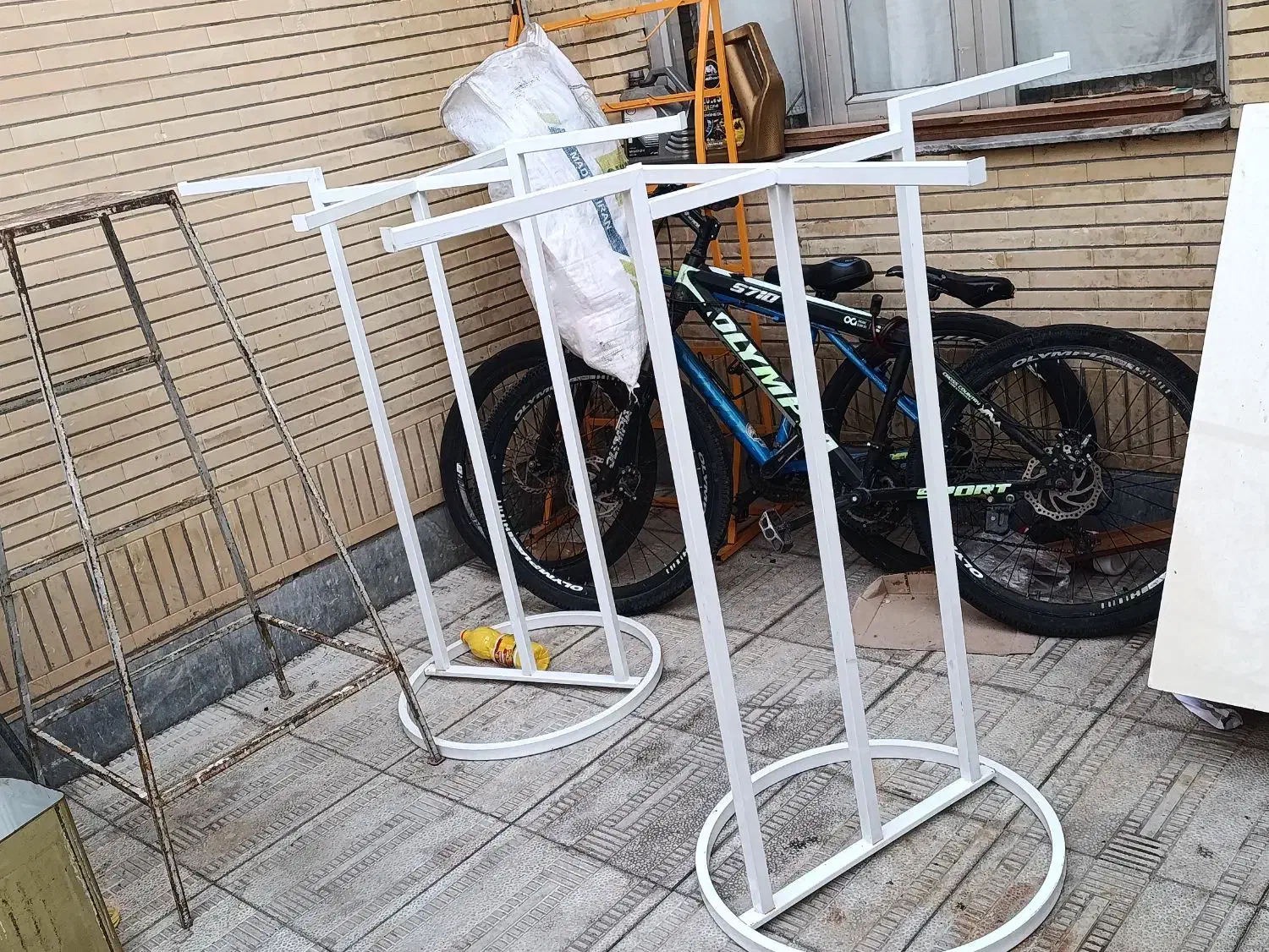 رگال لباس|بندرخت و رخت‌آویز|تبریز, |دیوار