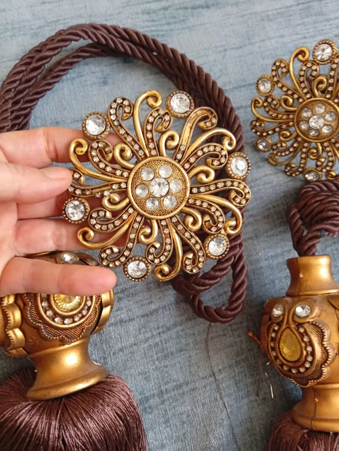 دو عدد گل میخ و شرابه|پرده، رانر، رومیزی|تهران, تهرانسر شمالی|دیوار