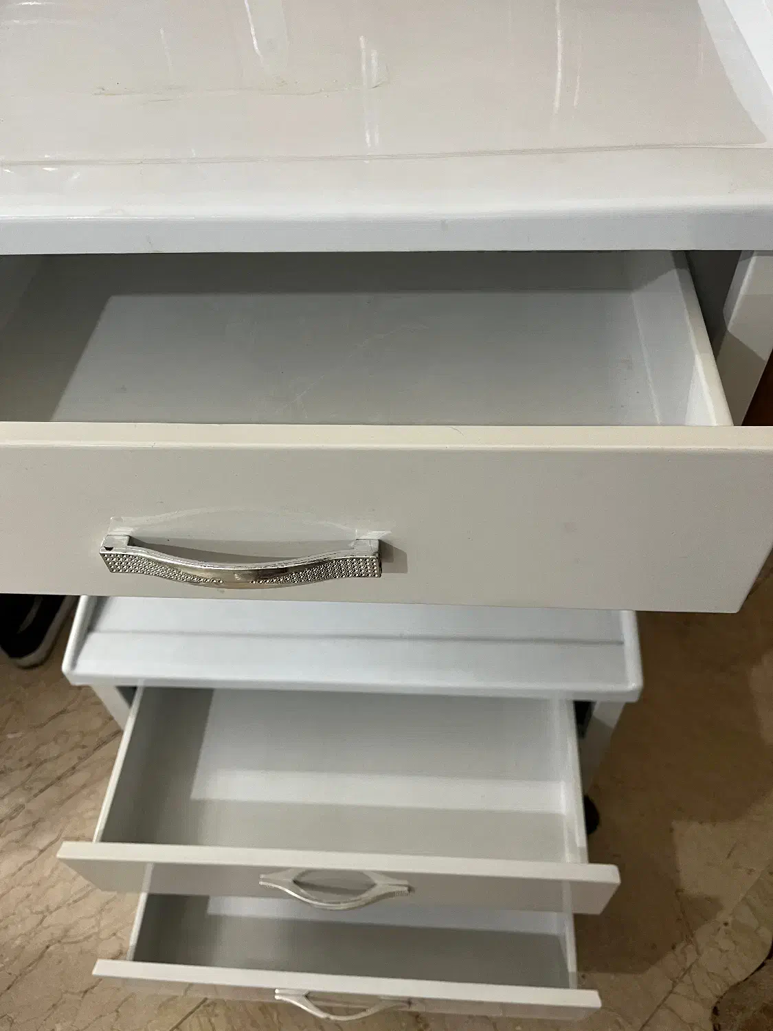 ترولی|آرایشگاه و سالن‌های زیبایی|تهران, پونک|دیوار