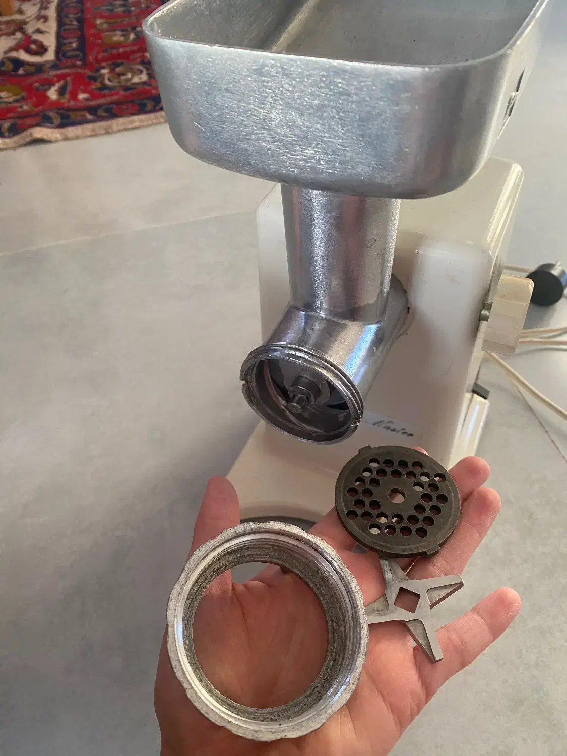 چرخ گوشت|خردکن، آسیاب، غذاساز|آکند, |دیوار