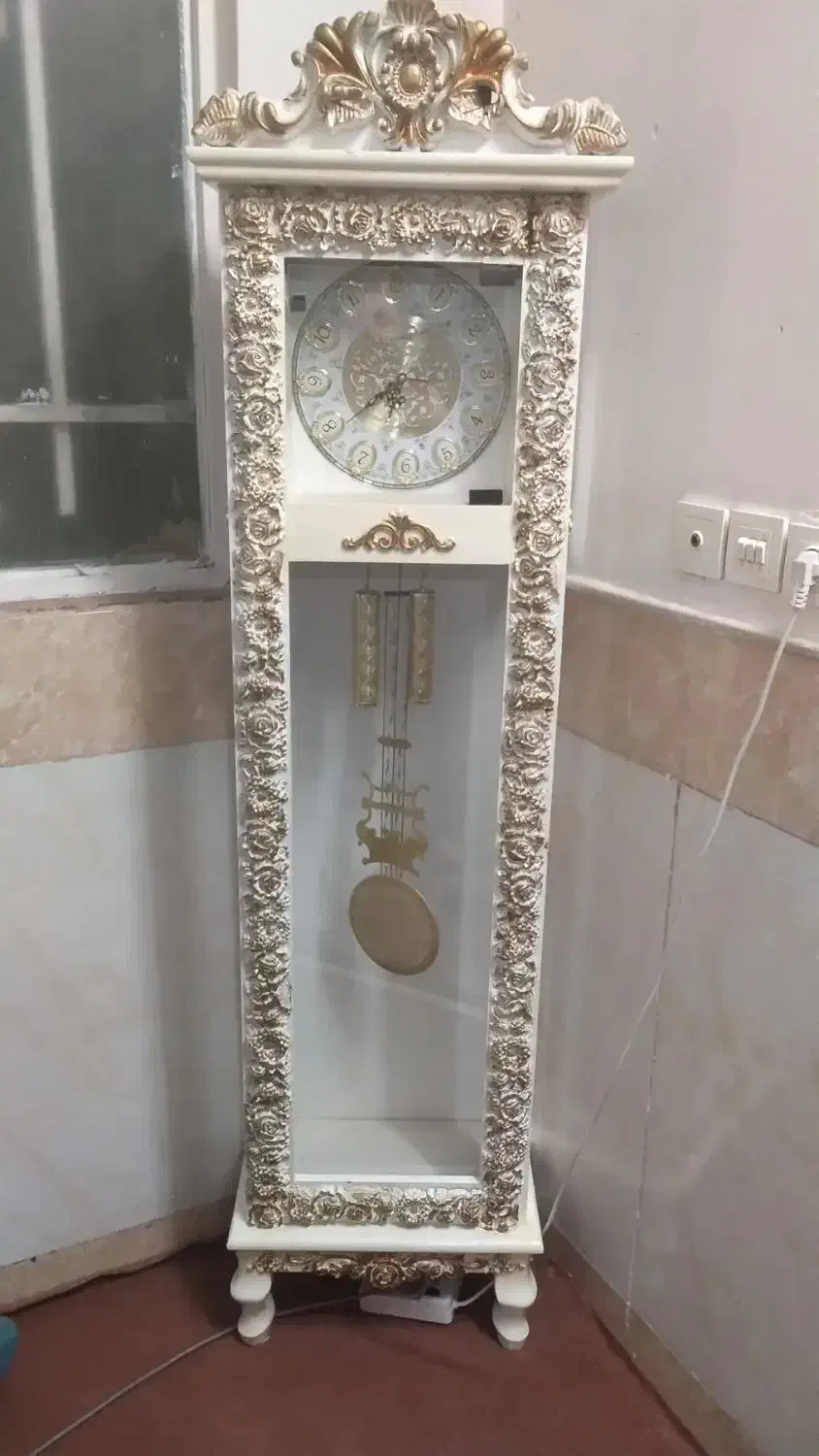 ساعت ایستاده در حد نو و موتور بچه|ساعت دیواری و تزئینی|قم, زند آباد|دیوار