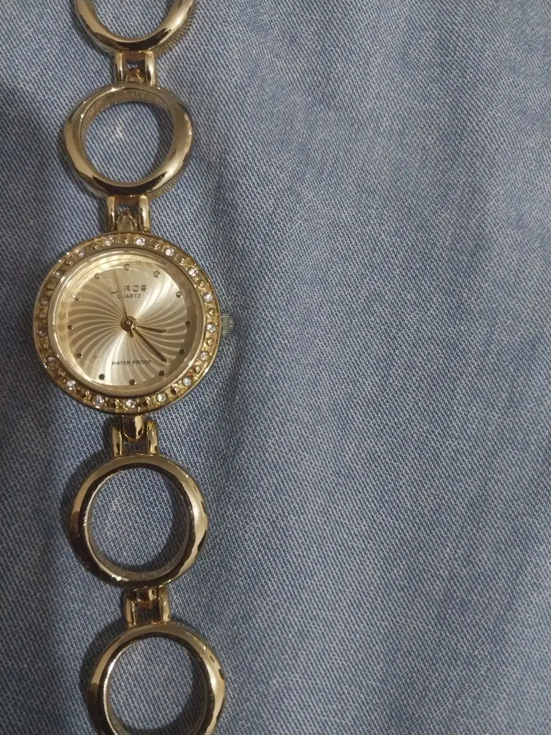 ساعت گوچی|ساعت|مشهد, خواجه ربیع|دیوار