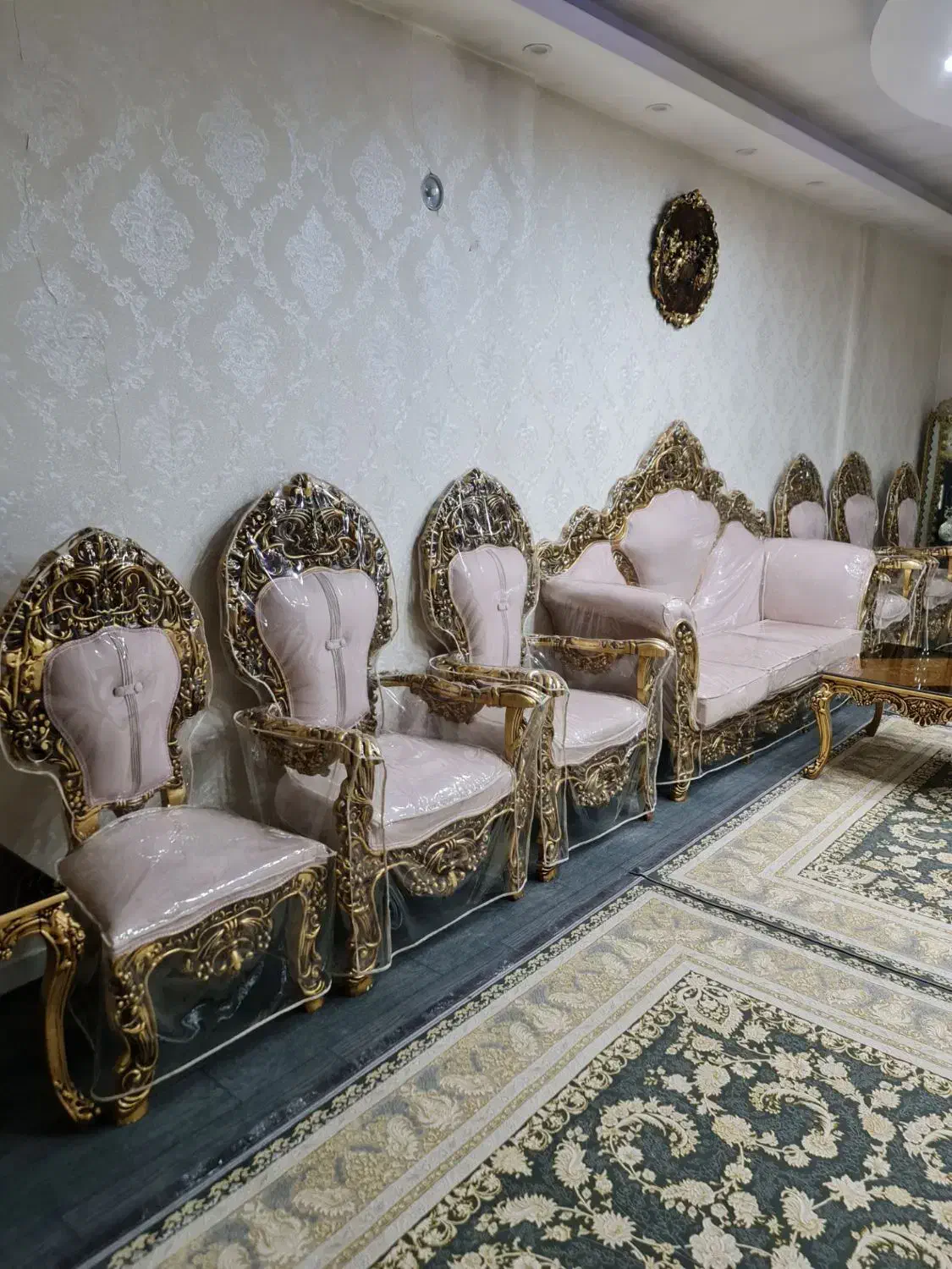 مبل مصری سلطنتی|مبلمان خانگی و میز عسلی|نسیم‌شهر, |دیوار