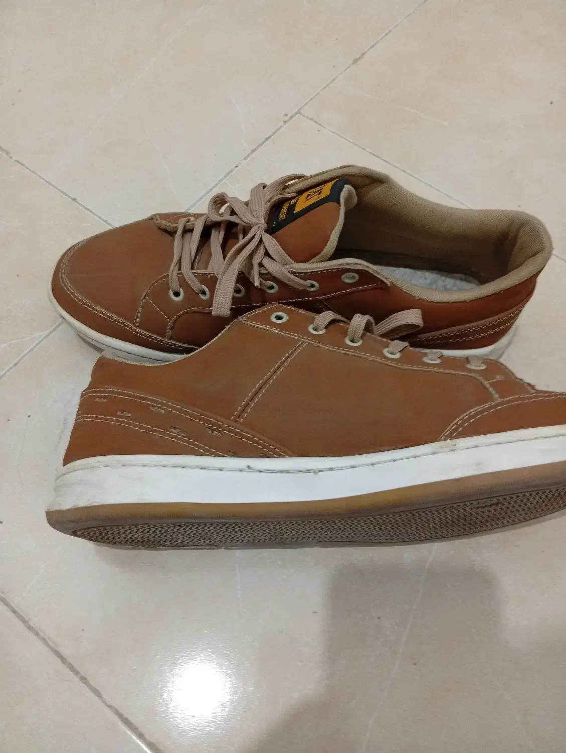 کفش|کیف، کفش، کمربند|هشتگرد, شهرک ارم غربی|دیوار