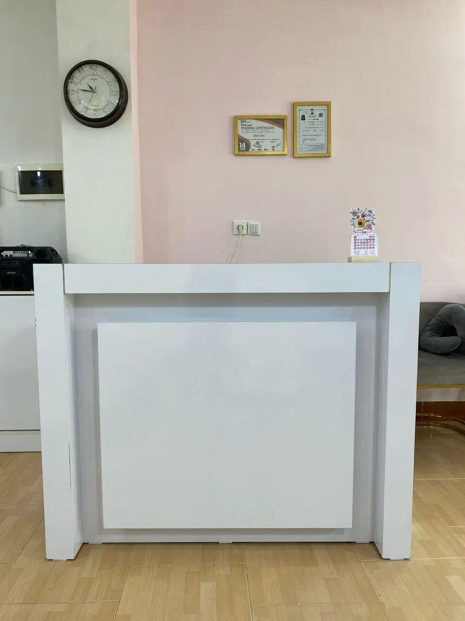 کمد لباس-استند لاک-استند پدیکور -کانتر حسابدار|آرایشگاه و سالنهای زیبایی|گنبد کاووس, |دیوار